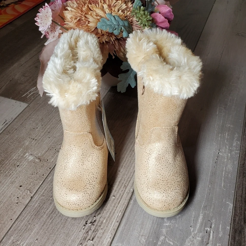NWT Cat & Jack Girls Gold Tan Glitter Leah Faux Fur Boots Size 6